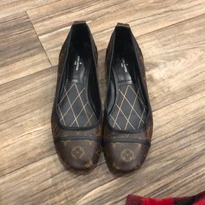 100% authentic Louis Vuitton flats size 39